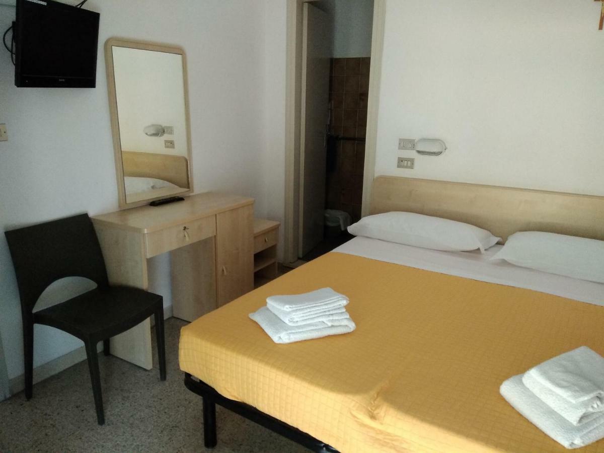 Hotel Niagara Bellaria-Igea Marina Esterno foto